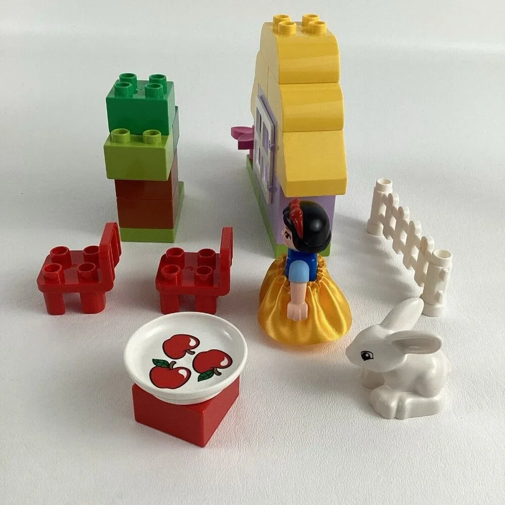 Lego Duplo Snow White's Cottage Preschool Building Toy Disney Princess 6152